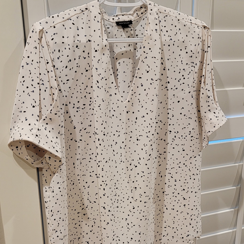 Ann Taylor Cream and Black Speckled Top